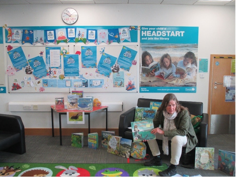 Pat Hannam storytelling at Ivybridge Library